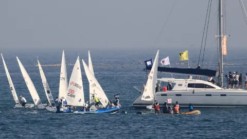 阿根廷世预赛首遭败绩，0-2负于乌拉圭，激战双方梅西击中门框